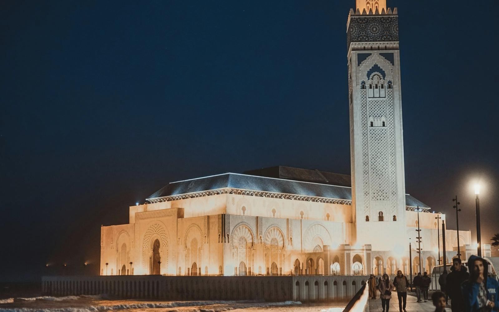 Mosquée Hassan II éclairée de nuit, Casablanca